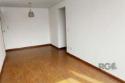 Apartamento 2 dormitórios com suíte, na Rua Luiz Afonso, junto de todos os recursos do bairro Cidade Baixa, em andar alto com vista definida, churrasqueira, sol da manhã e tarde, área de serviço, banh