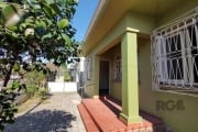 Ótima casa  com living para 2 ambientes, 4 dormitórios, banheiro social e outro auxiliar, sala de jantar separada, cozinha ampla, churrasqueira, vaga para carro e na parte dos fundos com  jardim e hor