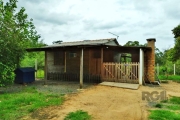 terreno 20x28&lt;BR&gt;* Casa mista, madeira e alvenaria, 01 quarto, sala, cozinha, banheiro, área de serviço, garagem. &lt;BR&gt;* Localizado na estrada do varejão. &lt;BR&gt;* Água dmae e poço artes