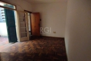 APARTAMENTO de 01 dormitório de frente com 38,34 m² . Apartamento , sala, cozinha, banheiro social com ventilação direta possui garden de 15 m². &lt;BR&gt;Prédio com elevador e Portaria 8 horas.&lt;BR