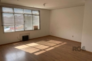 Vende-se excelente sala comercial com 32 m² de área privativa no bairro Menino Deus próximo da Azenha.&lt;BR&gt;Prédio com baixo custo condominial  , possui elevador e portaria 24 horas.&lt;BR&gt;O ba