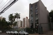 Sala comercial a poucos metros da 24 de Outubro.&lt;BR&gt;3 ambientes, ampla recepção, sala para arquivos ou secretária e sala principal, lavado e de frente.&lt;BR&gt;Prédio com portaria virtual e óti