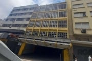 Imobiliária Coliseu vende box coberto na região central, próximo a Santa Casa, no centro histórico, andar baixo, prédio com elevador, portaria 24h e banheiro.