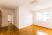 Apartamento 2(dois) dormitórios com vaga de garagem escriturada no bairro Auxiliadora.&lt;BR&gt;Living dois ambientes, banho social, cozinha, dependência de empregada, área de serviço separada e banhe