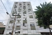 Apartamento originalmente de 1 dormitório, atualmente com área toda integrada como stúdio - recoloca parede do dormitório com facilidade - cozinha e área de serviço separadas, banheiro com ventilação 