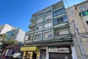 Apartamento de três dormitórios no bairro Rio Branco em Porto Alegre.&lt;BR&gt;&lt;BR&gt;Ótimo apartamento à venda no bairro Rio Branco, em Porto Alegre. Com 3 dormitórios, 2 banheiros, sala de jantar