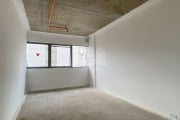 Sala comercial com 25 m² privativos, totalmente nova, nunca utilizada, amplas janelas com bastante claridade, peça única e 1 lavabo.&lt;BR&gt;&lt;BR&gt;Prédio novo, localizado na Av. Assis Brasil, com