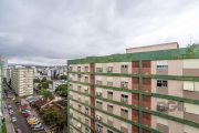 Lindo apartamento em andar alto de 1 dormitório com vista. Condomínio com segurança 24 horas, salão de festas, churrasqueiras e vagas  descobertas de estacionamento.