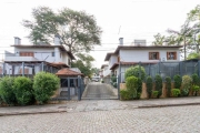 Belíssima casa localizada no coração do bairro Jardim Isabel,  em condomínio fechado com segurança e portaria 24hs. O imóvel possui  amplo living todo em porcelanato com lareira, lavabo; Cozinha ameri