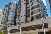 Apto totalmente mobiliado com moveis planejados e decorado , inclusive com todos eletrodomésticos , 2 ar cond. sendo; 01 dormitório , cozinha  americana integrada ao living . sala de estar ,banho soci