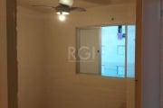 Apartamento 2 dormitórios, 1 vaga, bairro Rubem Berta.       &lt;BR&gt;  &lt;BR&gt;Excelente apartamento bem ventilado e iluminado, naturalmente. Dispõem de 2 quartos, um dos quartos com ventilador de