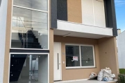 Excelente sobrado de alto padrão construtivo   3 suites, amplo living com dois ambientes, sala de jantar, lavabo, cozinha americana, jardim de inverno, pátio nos fundos,  espaço gourmet com churrasque