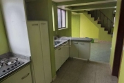 Linda Cobertura  3 quartos sendo 1 suíte com hidro, e 2 vagas no bairro Jardim Lindoia em Porto Alegre. Ampla Sala de 2 ambientes, cozinha mobiliada e na parte superior sacada com churrasqueira. Prédi