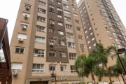 Vende apartamento no condomínio New Life, com garagem coberta, nunca habitado, super arejado, 03 dormitórios, living para dois ambientes, banheiro social, cozinha com churrasqueira e área de serviço. 