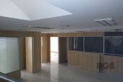 SCHUMACHER VENDE.&lt;BR&gt;SALA COMERCIAL EM PONTO ESTRATÉGICO NO CENTRO DE PORTO ALEGRE, COM VISTA PARA O GUAIBA..&lt;BR&gt;.&lt;BR&gt;Sala, muito bem localizada na Av. Julio de Castilho com cozinha,