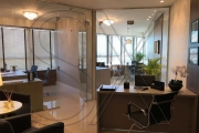 Sala comercial pronta para uso, decorada e nova! Localizada no Centro Comercial Golden Tower, no Centro de Gravataí! Localização excepcional, acabamentos de qualidade, segurança com controle de entrad