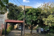 Apartamento na Rua Barbedo, no bairro Menino Deus em Porto Alegre, de 1 dormitório, sala ampla para dois  ambientes, banheiro, cozinha e área de serviço separada. Imóvel de frente, arejado, claro, com