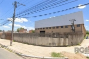 Pavilhão de esquina, com 2.700 m2, em terreno de 36m x 100m.&lt;BR&gt;Área de Estacionamento interno com 660 m2.&lt;BR&gt;Pé direito de 10m.&lt;BR&gt;&lt;BR&gt;Sala de Controle de Segurança e acesso d