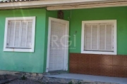 Casa em condomínio com 2 quartos, 1 vaga de garagem, no bairro Belém Novo, Porto Alegre/RS    &lt;BR&gt;    &lt;BR&gt;Esta encantadora casa de dois dormitórios oferece um ambiente acolhedor e funciona