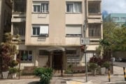 Vende no bairro Bonfim, apartamento de 03 dormitórios fundos lateral, living 02 ambientes, banheiro social e auxiliar, ampla cozinha. Necessita de reforma.&lt;BR&gt;Prédio com elevador. Próximo ao col