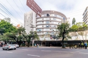 Excelente oportunidade de investimento! Loja à venda no Edificio Central Park Gallery, localizado na Rua Mostardeiro, bairro Rio Branco. Com área privativa de 26.64m² e área total de 49.93m², essa loj