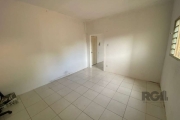 Mesmo imóvel do código FR4442&lt;BR&gt;Apartamento JK, c/ 2 peças amplas e banheiro&lt;BR&gt;- cozinha espaçosa c/janela basculante alta&lt;BR&gt;- quarto/sala... espaço amplo p/dividir em 2 ambientes