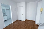 APARTAMENTO DE 1 DORMITÓRIO, REFORMADO,  FRENTE A UNIRITTER     &lt;BR&gt;  &lt;BR&gt;Amplo apartamento com 01 quarto, totalmente reformado, tudo que está nas fotos fica no imóvel. &lt;BR&gt;Amplo liv