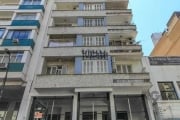 Apartamento de 01 dormitório no Centro Histórico de Porto Alegre. Semi mobiliado, reformado, cozinha americana, sala, dormitório e banheiro com ventilação natural e box de vidro. Condomínio com portar