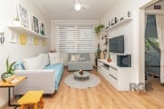 Descubra o charme deste apartamento totalmente reformulado, localizado no vibrante bairro de Petrópolis. Com seus 3 quartos espaçosos e arejados, este refúgio urbano oferece uma combinação perfeita de