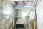 APARTAMENTO COM 02 DORMITÓRIOS NO BAIRRO NAVEGANTES, Com living 02 ambientes, banheiro social, pátio com churrasqueira. Todo reformado!&lt;BR&gt;Entre em contato e saiba mais sobre este imóvel! &lt;BR