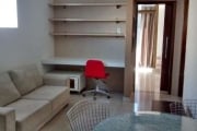 APARTAMENTO COM 01 DORMITÓRIO NO BAIRRO NAVEGANTES, Com hall, living amplo, banheiro social, cozinha americana, área de serviço, quarto com sacada. Imóvel semi mobiliado, ficando prateleiras, móveis s