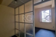 Conjunto/Sala para Venda - 18.03m², Centro Histórico - Sala com 18,03mq privativos, uma das únicas com banheiro individual, edifício tradicional Bragança, portaria e elevador.  Esquina Andradas.