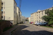 Apartamento térreo: com  02 dormitórios, cozinha e área de serviço, living, banheiro social, playground, quiosque, quadra de esporte, portaria 24 horas, estacionamento rotativo.&lt;BR&gt;ligue para no