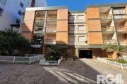 Apartamento á venda em Capão da Canoa/RS | Imóvel localizado no segundo andar a uma quadra da beira-mar, conta com 3 dormitórios sendo 1 suite, sala de estar, cozinha,  banheiro, 1 dormitório de servi