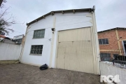 Pavilhão, no Bairro: Sarandi, Porto Alegre, RS, com 313,50m2 e em torno de 180m2 de área Construída. Pavilhão, Mezanino , Escritório e Mezanino, Pátio. Parte de Trás: Depósito, Banheiro Mezanino com R