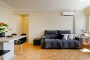 Apartamento com 2 dormitórios, 1 dependência, 2 banheiros, portaria, jardim, e ambiente amplo, aconchegante, iluminado, arejado e com garagem. Ideal para quem frequenta o Beira Rio, próximo ao Barra S