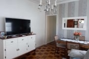 Ótimo apartamento de frente, com sacada, três dormitórios, living para dois ambientes, cozinha, área de serviço, banheiro social e banheiro auxiliar. &lt;BR&gt;Condomínio bem conservado e seguro com p