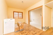 Apartamento à venda no bairro Partenon, em Porto Alegre. &lt;BR&gt;Este imóvel de 40m² oferece um ambiente aconchegante com 1 quarto, 1 banheiro, sala de estar, área de serviço. &lt;BR&gt;Bem localiza