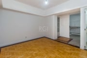 Apartamento  TOTALMENTE REFORMADO por arquiteto (Elétrica, hidráulica, espera para splits na sala e nos 3 quartos, bancada da cozinha em granito com cooktop, todos os materiais utilizados na reforma d