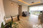 Apartamento de 83m² com excelente localização e vista privilegiada. Situado em andar alto, oferece sol da manhã, boa iluminação e ventilação natural. Conta com 3 dormitórios, 2 banheiros e está semi-m