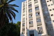 Apartamento de 2 dormitórios 76,90 m² de área privativa, com living para 2 ambientes com piso em tabuão, ampla cozinha e banheiro social, ambos com água quente. O apartamento também é composto por dep