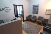 Excelente sala comercial localizado no centro histórico de Porto Alegre:&lt;BR&gt;&lt;BR&gt;Excelente oportunidade de investimento, sala comercial reformada e alugada para um escritório de advocacia p