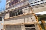 Jk 15,89 m²  podendo ser resindencial ou comercial,  composto  de living amplo com duas  janelas  e banaheiro social, localizado no Centro  histórico, próximo a ACM, Borges de Medeiros.