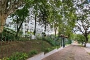 Apartamento 03 dormitórios, andar alto, vista definitiva linda e arborizada, sala em dois ambientes, banheiro social,  cozinha com armários sob medida, área de serviço separada. Muito claro,  sol da m