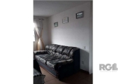 Apartamento 2 dormitórios, na Zona Sul. Uma oportunidade acessível para que busca morar em um lugar com baixo custo. Esta unidade fica no 5º andar do bloco 19 no Condomínio Província do Porto; está pr