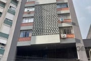 Ótimo apartamento de 1 dormitório com suíte, perfeito para quem busca conforto e praticidade no Centro de Porto Alegre! Com sala de estar e jantar integradas, cozinha separada e área de serviço integr