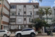 Apartamento de um dormitório pronto para morar com um lance de escada. Cozinha, área de serviço, living, banheiro social com ventilação natural e o dormitório.&lt;BR&gt;Próximo a orla do Guaíba e de q