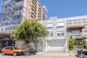 Apartamento semimobiliado de três quartos, churrasqueira e lareira, junto ao Zaffari da Lima e Silva.&lt;BR&gt;Apartamento de três dormitórios em reforma, com 120 metros quadrados de área privativa. E