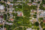 Com 10.247 m² na parte alta do bairro Vila Nova, este terreno oferece uma vista privilegiada e uma atmosfera de tranquilidade em meio à natureza. Localizado em uma área valorizada da zona sul de Porto