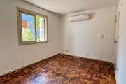 Esse charmoso apartamento de 41 m² combina conforto, funcionalidade e características que fazem a diferença. Bem arejado e com ótima iluminação natural, recebe o sol da tarde, proporcionando um ambien